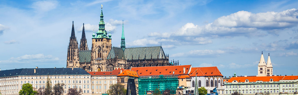 Study and have fun in beautiful city of Prague!